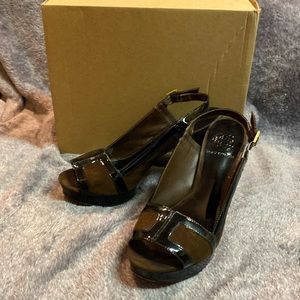 Pre-loved Tory Burch open toe sling back chunky heels in Brown Size 7.5.